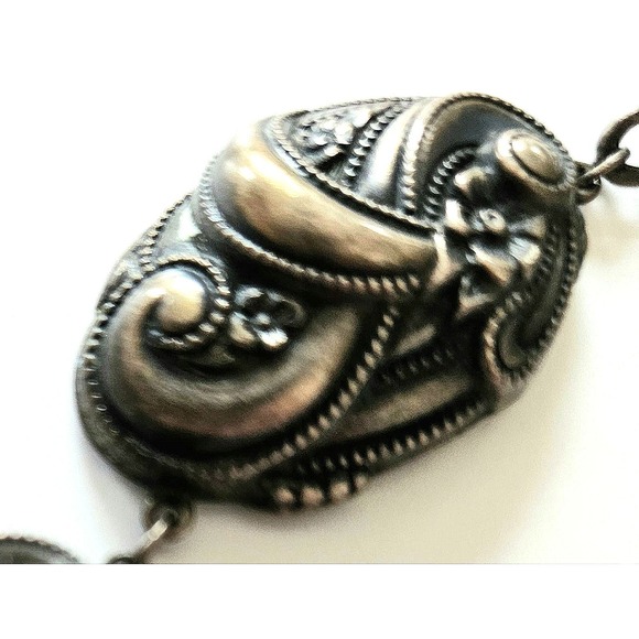 Floral Elegance: Art Deco Choker with Floral Motif - Picture 16 of 16